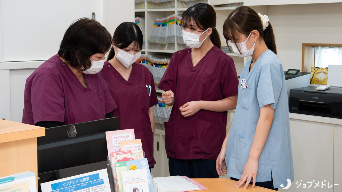 医療法人　誠献会　八幡歯科クリニック（歯科医師の求人）の写真21枚目：スタッフの仲がよく、助け合える環境です◎
