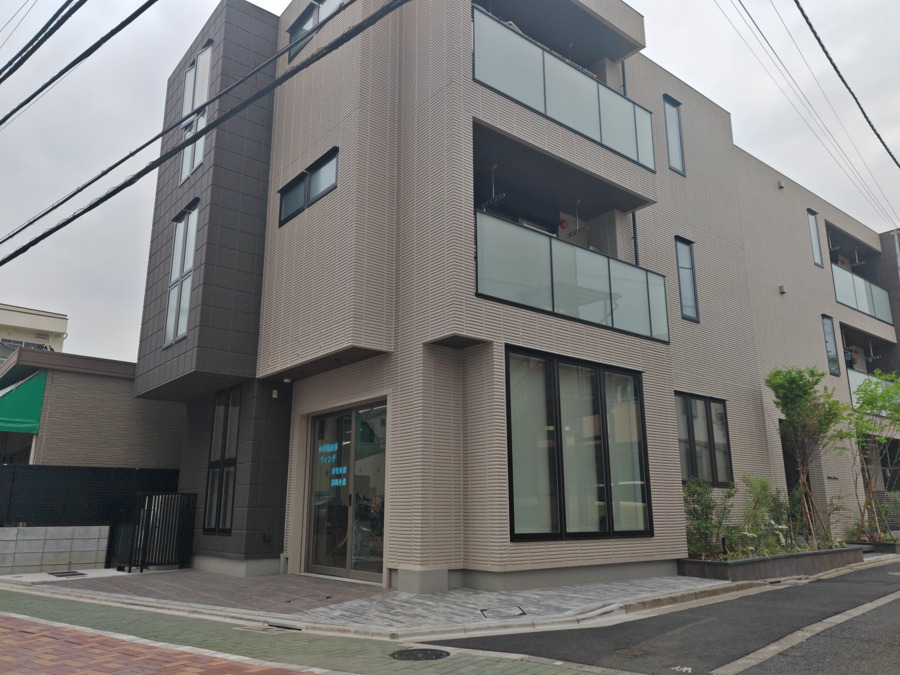 ウィング居宅介護支援事業所(ケアマネジャーの求人)の写真2枚目:足立事務所 商店街にあり、目の前がスーパーとなり買い物も便利です。