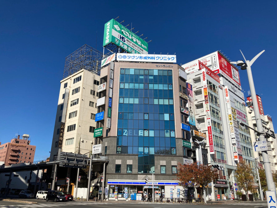 郡山タウン形成外科クリニックの写真2枚目：郡山駅より徒歩2分。患者様のプライバシーに配慮した完全予約制のクリニックです。
