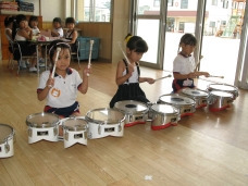 八潮ちくみ幼稚園/ちくみアフタースクールの写真4枚目：マーチング練習中