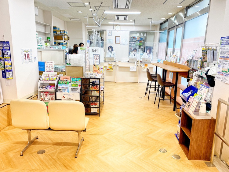 つぼみ薬局　多摩センター店（薬剤師の求人）の写真2枚目：つぼみ薬局　多摩センター店