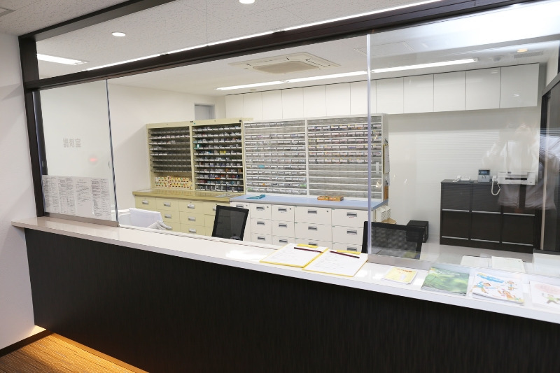 野間薬局 下大利店（薬剤師の求人）の写真3枚目：野間薬局 下大利店の内観