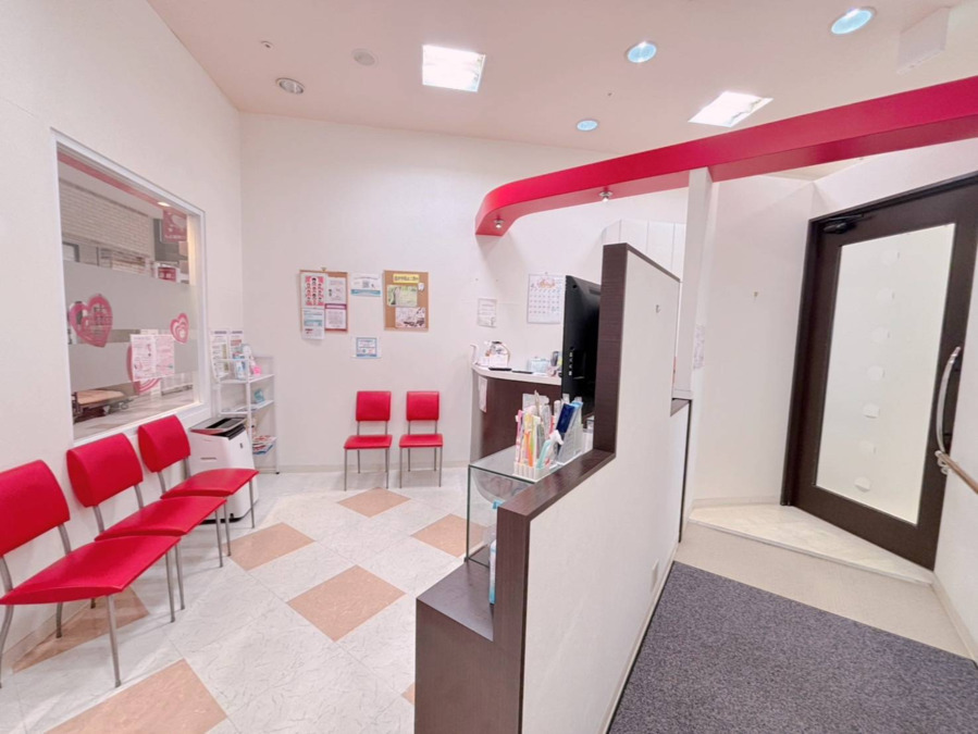 らぶ歯科医院(歯科医師の求人)の写真3枚目:イオンの中にあるため仕事終わりや休暇時間などにお買い物もして頂けます☆