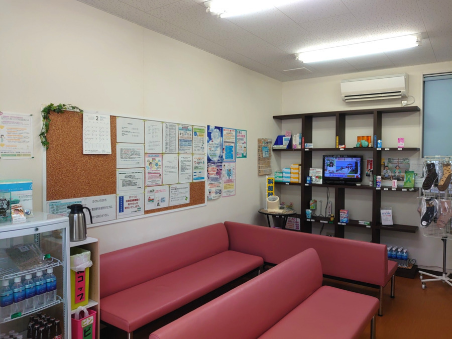 広のぞみ薬局（薬剤師の求人）の写真2枚目：広のぞみ薬局（待合室）
