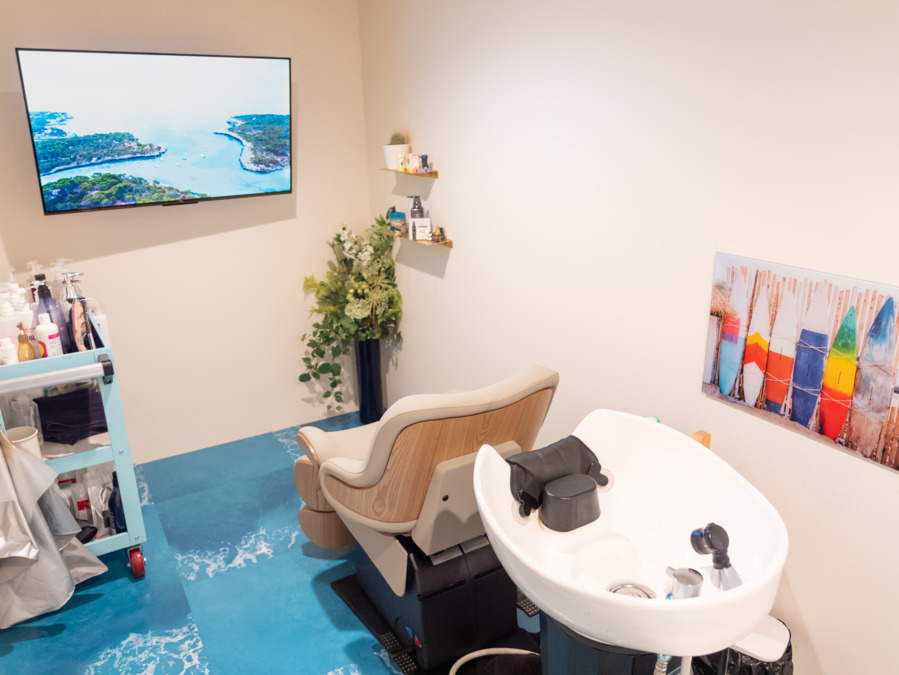 SORA hair play Area（美容師の求人）の写真10枚目：個室のシャンプースペース１