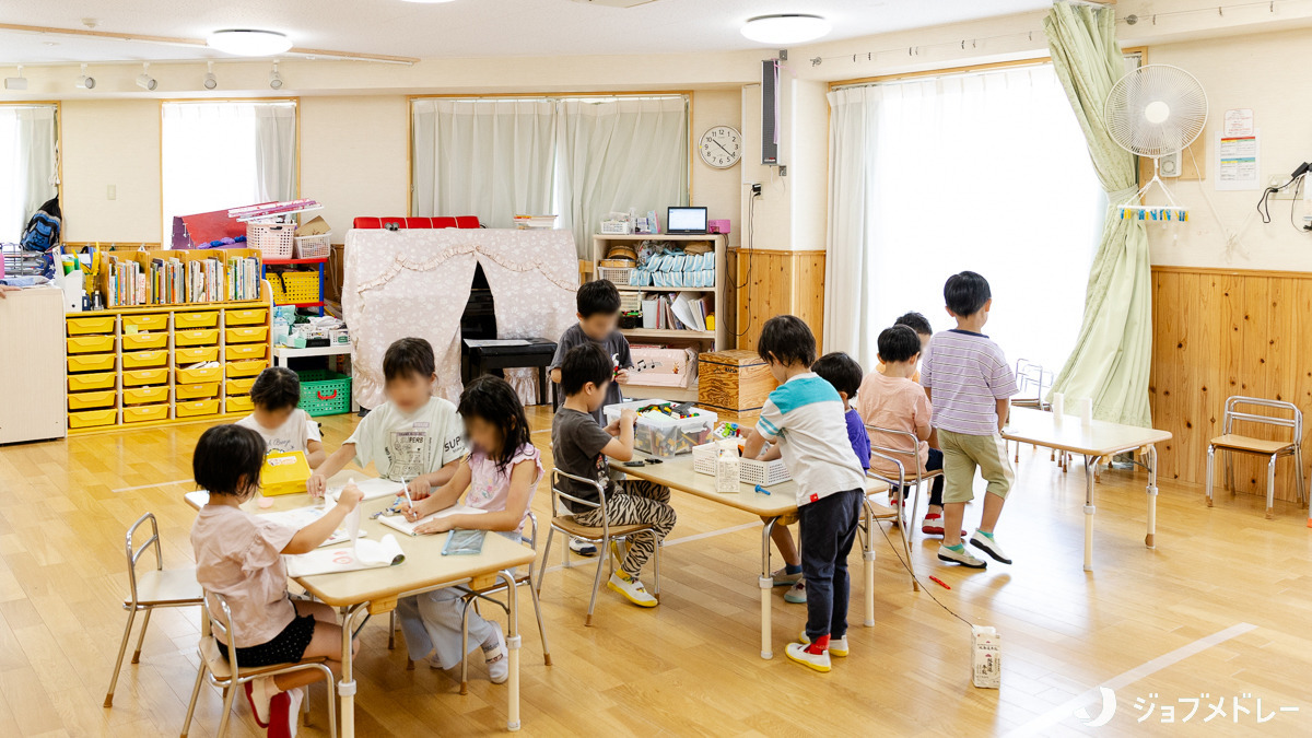 武蔵境コスモ保育園（看護師/准看護師の求人）の写真6枚目：子どもたちの「やりたい！」という気持ちを尊重する保育を実践しています