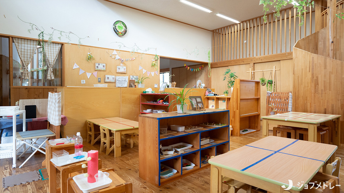 認定こども園ぼだい樹西こども園（保育士の求人）の写真8枚目：園内は木材をふんだんに使った設計です