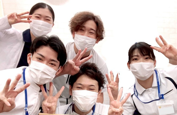 吹田はぴねす整骨院（鍼灸師の求人）の写真7枚目：スタッフ達♪