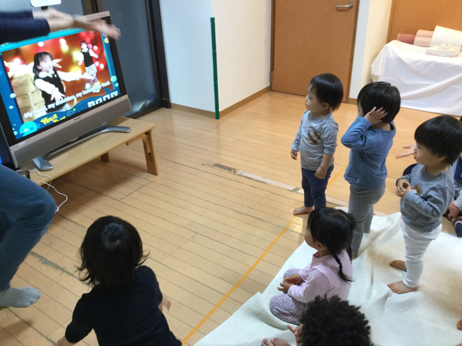 フロンティアキッズ・ミオ・テゾーロ（児童発達支援管理責任者の求人）の写真5枚目：楽しく英語のレッスン