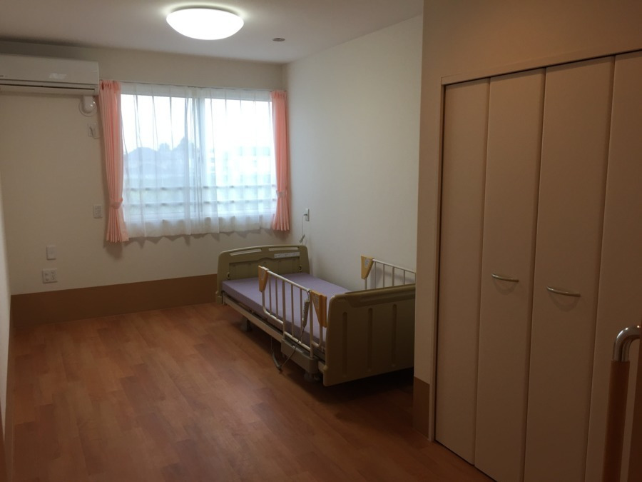 ナースケアパートナーズ湘南（看護師/准看護師の求人）の写真2枚目：勤務地に自宅から直行直帰です。施設にはケアマネ、介護士がいて情報共有が簡単！