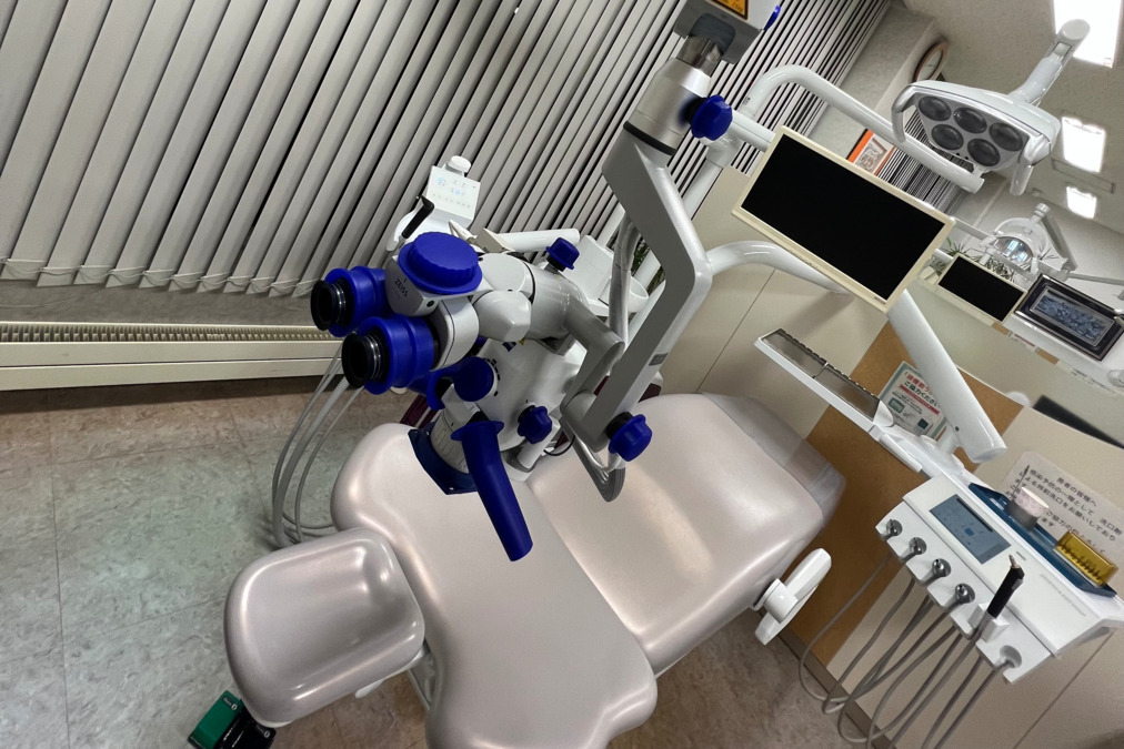 柴田歯科医院（歯科衛生士の求人）の写真4枚目：マイクロ完備、丁寧な治療を心掛けています