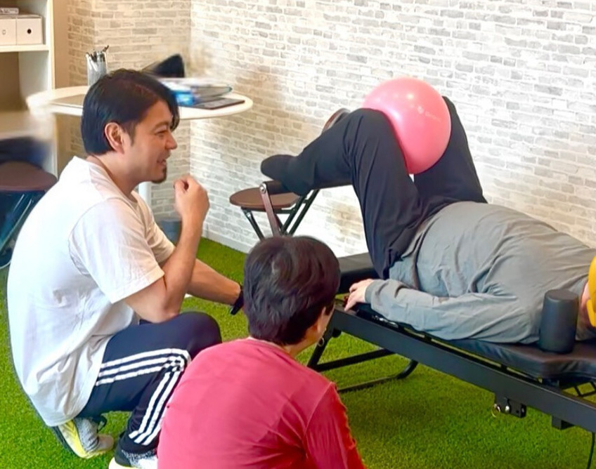 ピラティス×セミパーソナルジム Raakの写真4枚目：ピラティス×トレーニングを楽しく指導しています！