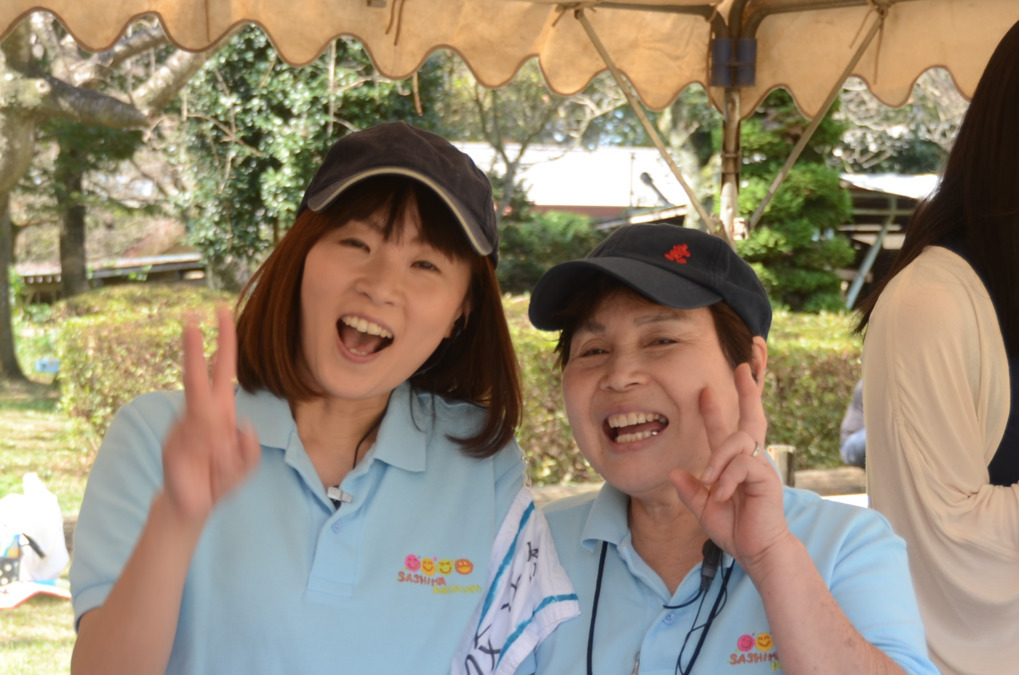 さしま保育園（保育士の求人）の写真8枚目：気持ちは若い園長先生です（右）。
