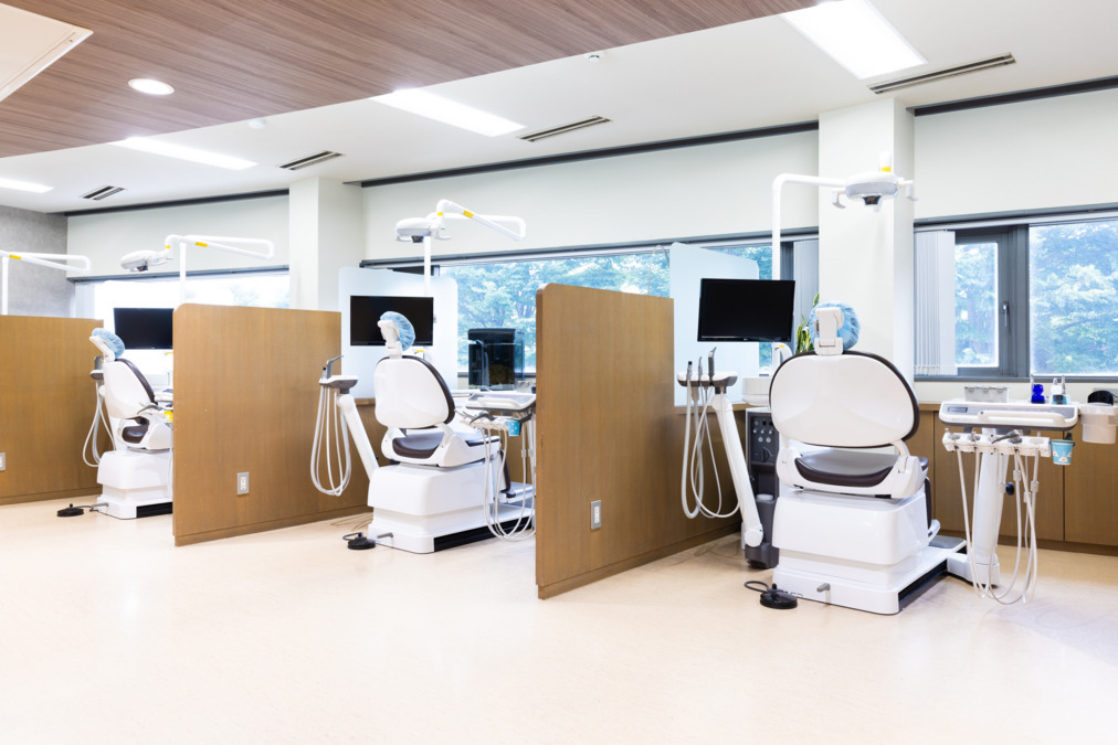 矢後歯科医院(歯科助手の求人)の写真4枚目:診療室です。手が空いたときは、治療の準備・片付けもお願いします☆