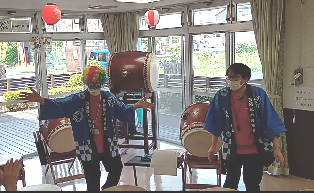 ラ・ソーラ　みのお牧落駅前（介護事務の求人）の写真9枚目：夏まつりのイベントは大盛況です！