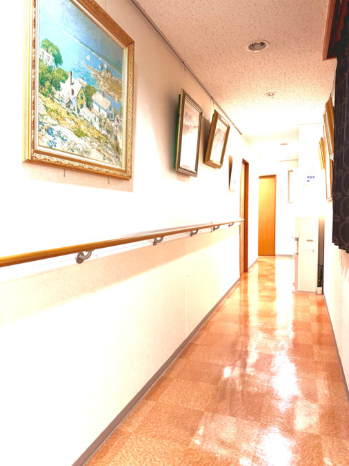 沖津医院（看護師/准看護師の求人）の写真5枚目：3階の内視鏡室前の廊下