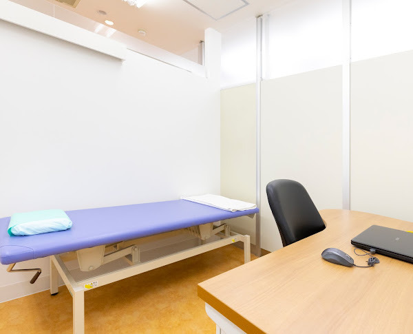 浜口皮ふ科形成外科天王寺(医療事務/受付の求人)の写真4枚目:一人ひとりの患者さんに適切な医療を提供できるよう全力を尽くしています