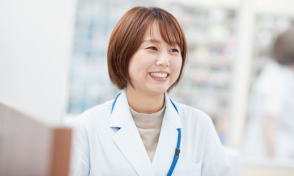 辻薬局 城内店（薬剤師の求人）の写真3枚目：城内店 様々なご年齢層の患者様がご来局されます！スタッフ募集中です♪