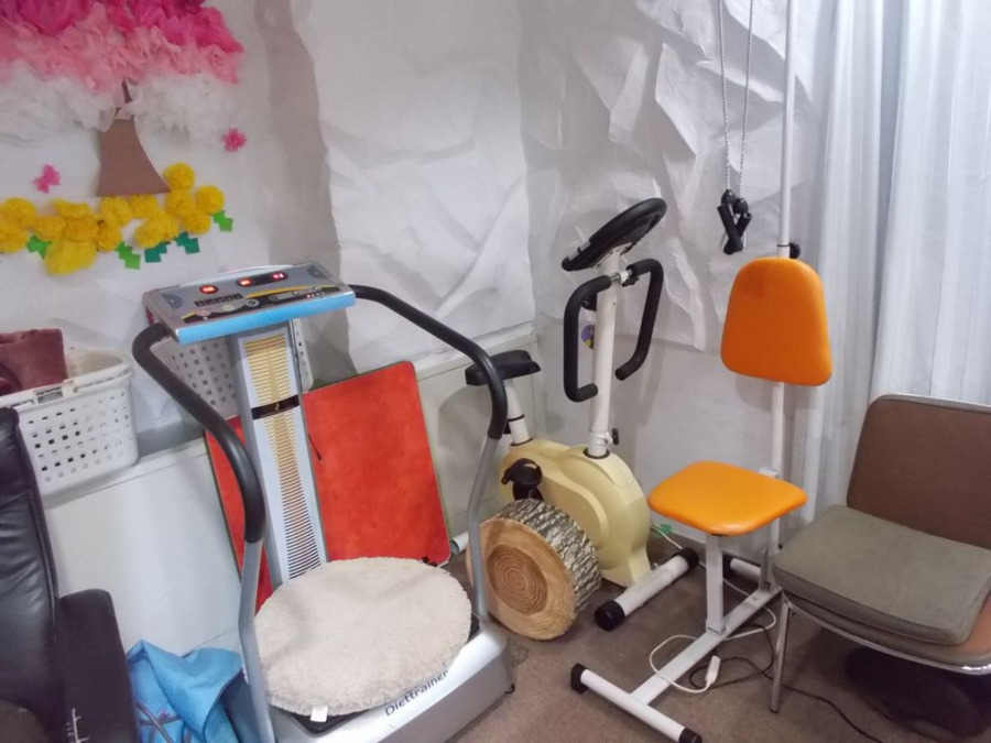 デイサービス　シャイニングの森の写真6枚目：トレーニング器具やリラクゼーション器具が多数あります！