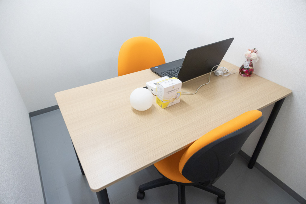 えきまえデンタルクリニック(言語聴覚士の求人)の写真2枚目:カウンセリングルーム