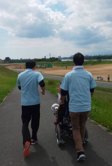 オールケアベルヴェナの写真2枚目:ガイドの風景。