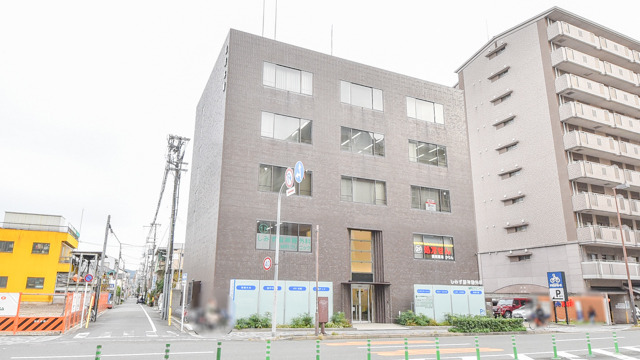 調剤薬局かりん（薬剤師の求人）の写真3枚目：調剤薬局かりんの位置する建物