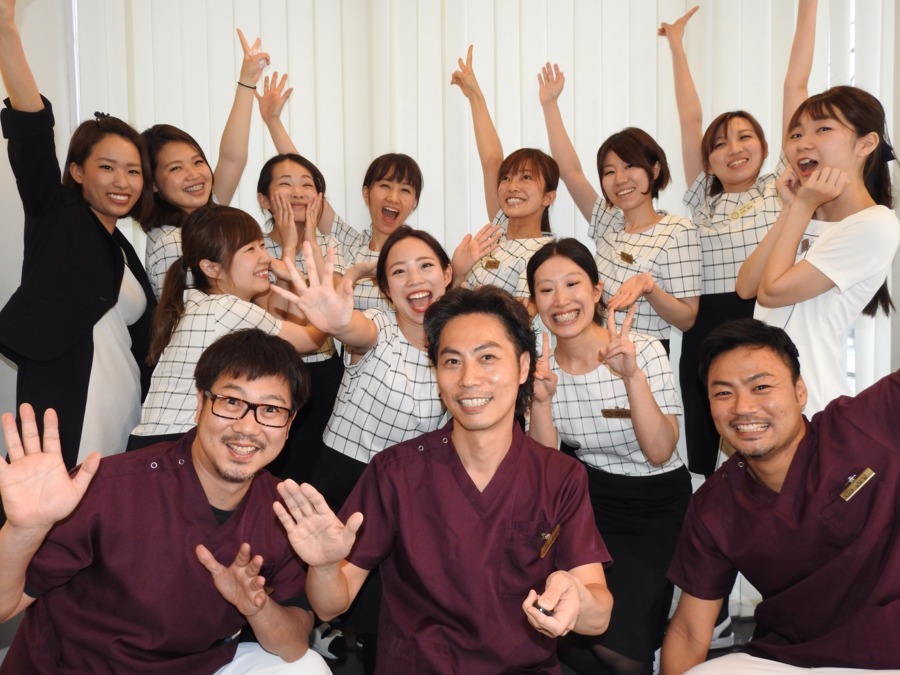 たかぎ歯科・矯正歯科(歯科医師の求人)の写真:スタッフ仲が良く、和気あいあいとしています♪