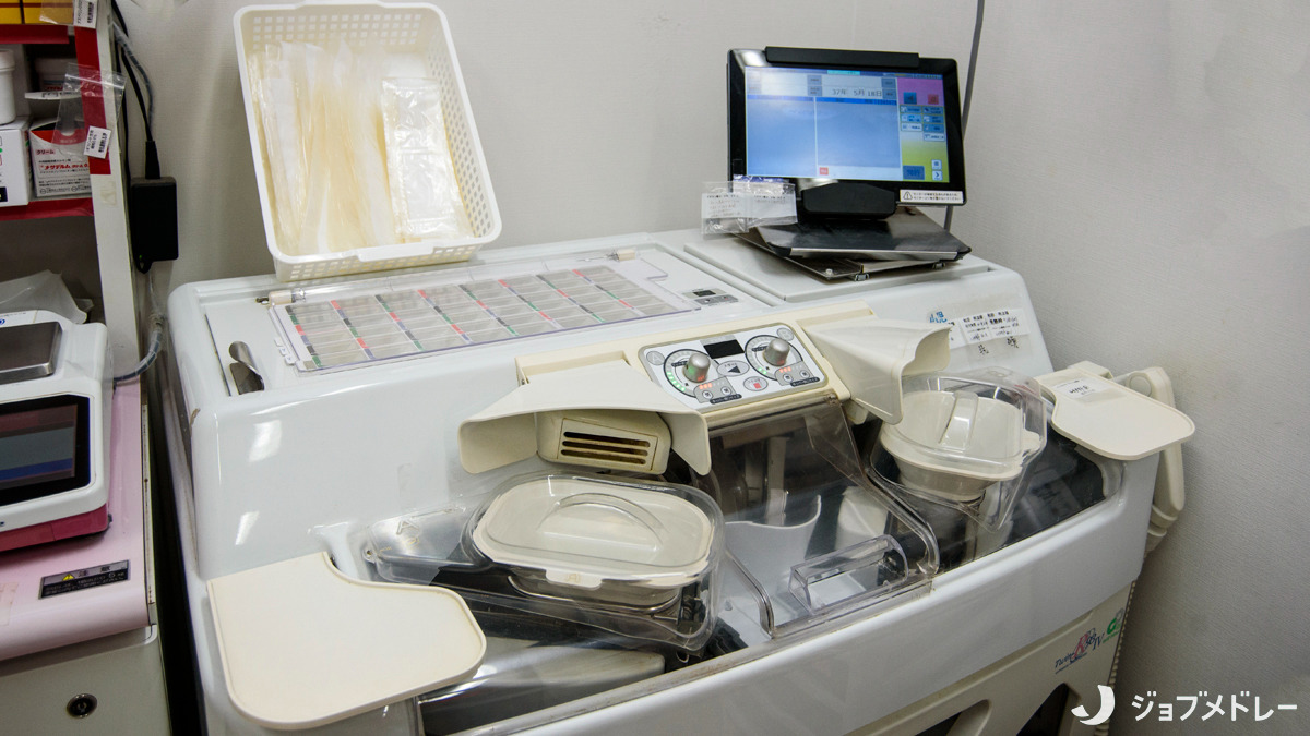 ふれあい薬局・コープもりやま前(薬剤師の求人)の写真13枚目:散剤自動分包機を導入しています