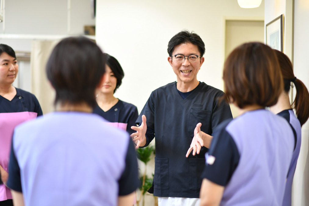 医療法人社団まつだ内科（看護師/准看護師の求人）の写真4枚目：朝礼の様子