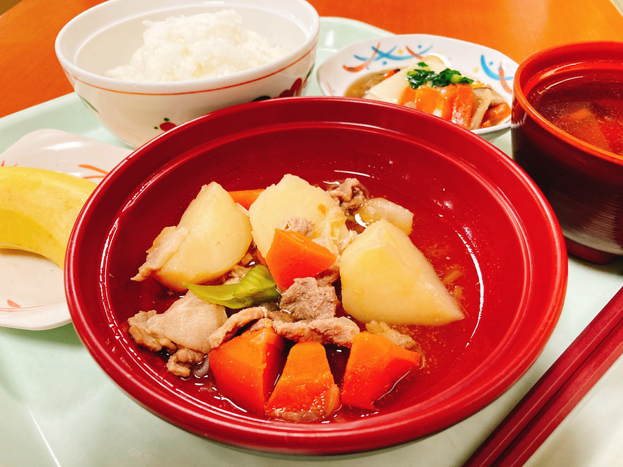 クラシックレジデンス江戸川台の写真23枚目：食事が自慢の施設です！！　肉じゃが定食