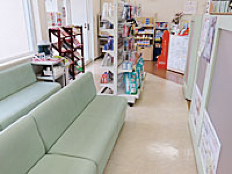 ほほえみ薬局　馬引店（薬剤師の求人）の写真5枚目：ほほえみ薬局　馬引店の内観