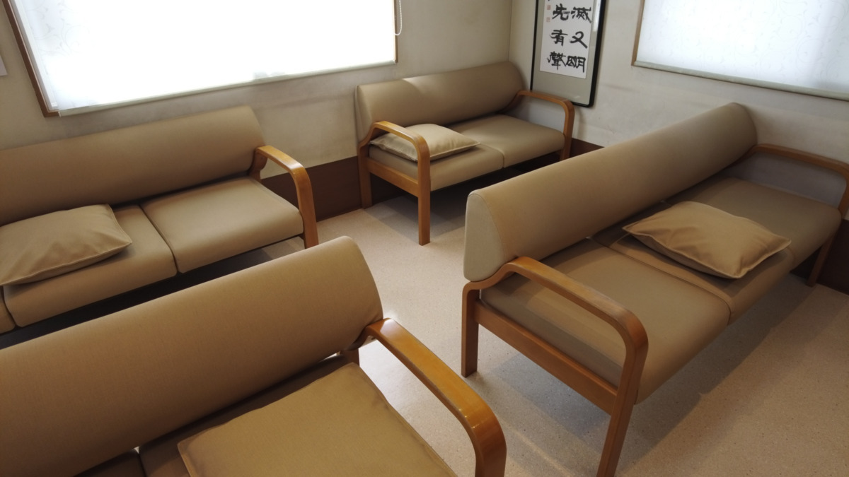 鹿野クリニック(医療事務/受付の求人)の写真6枚目:待合室