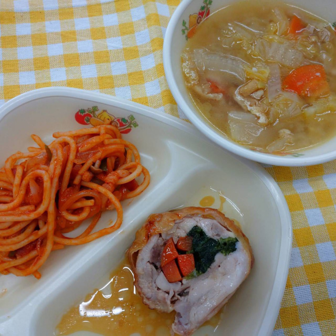立石保育園（調理師/調理スタッフの求人）の写真2枚目：ナポリタンとチキンロール☆　ボリューム満点だよ％