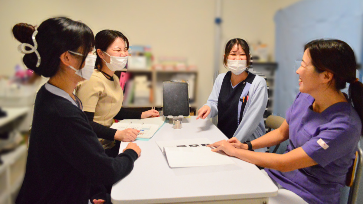 保土ヶ谷ふみ歯科クリニック（歯科衛生士の求人）の写真8枚目：歯科衛生士、管理栄養士、歯科助手、歯科技工士、がチーム一丸となります☆
