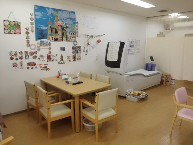 デイサービス けんこう堂（生活相談員の求人）の写真3枚目：広い空間の施設です
利用者さんと楽しく触れ合いながら仕事ができます