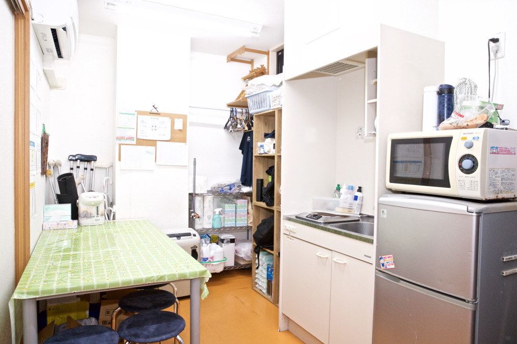 京町さくら鍼灸接骨院（柔道整復師の求人）の写真7枚目：スタッフ専用バックヤードとなります。