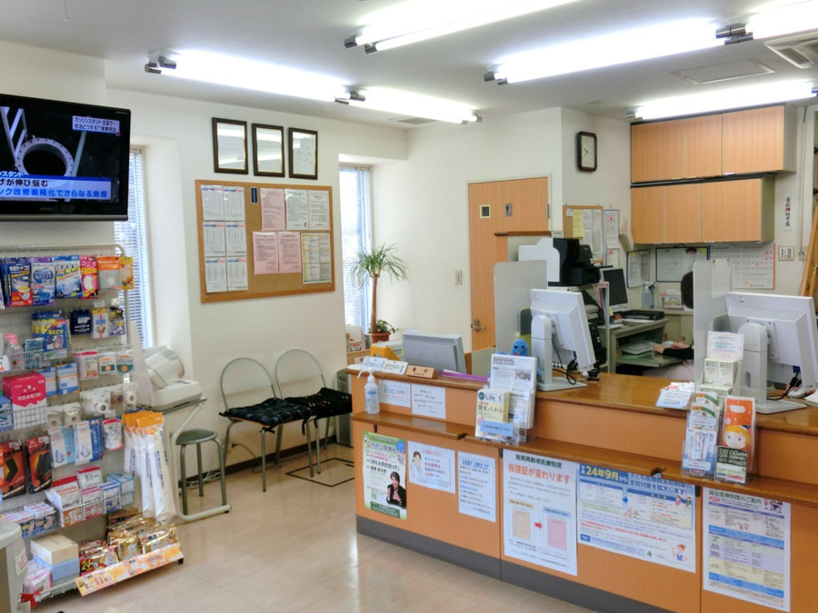 みやこ薬局 北山店（薬剤師の求人）の写真2枚目：投薬カウンター