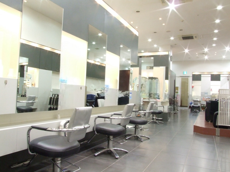 Hair&Nail CUBIC 明石店（美容師の求人）の写真3枚目：