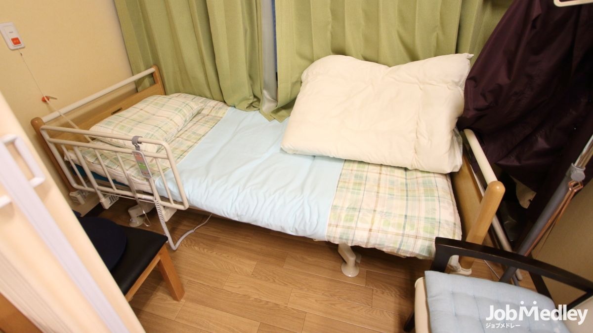 デイ＆リハビリ　こころ三郷駅前の写真10枚目：☆施設内写真☆　　　　　　　　　　　　　　　　　　　　　　　　利用者様静養ベッド