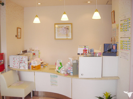 さくら歯科(八王子市)(歯科助手の求人)の写真2枚目:待合室