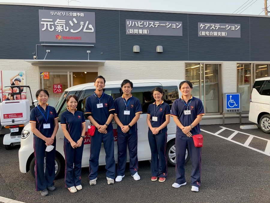 ルネサンス 元氣ジム戸塚（介護職/ヘルパーの求人）の写真7枚目：チームワーク抜群！楽しい職場です