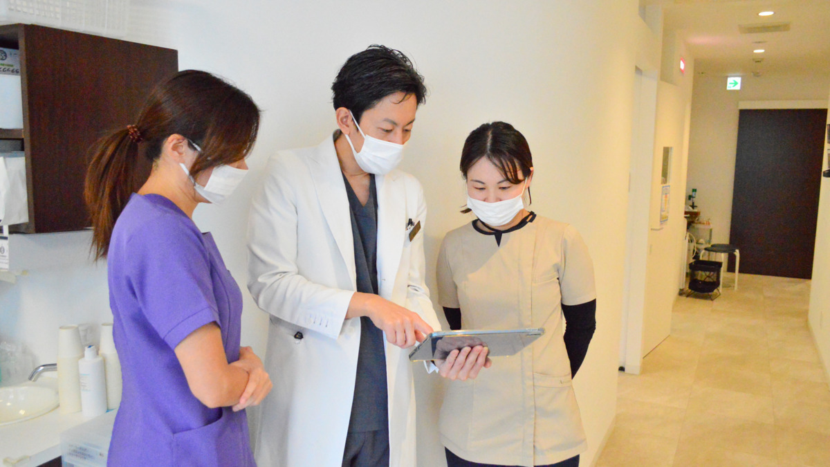 保土ヶ谷ふみ歯科クリニック（歯科衛生士の求人）の写真3枚目：穏やかな雰囲気の中で学べる環境があり、質問しやすく成長しやすい職場です