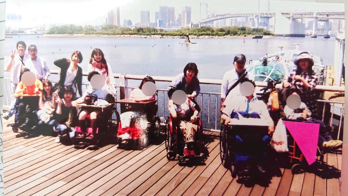 生活介護デイサービスたいよう（生活支援員の求人）の写真6枚目：利用者さんと外出！
東京湾クルーズの様子