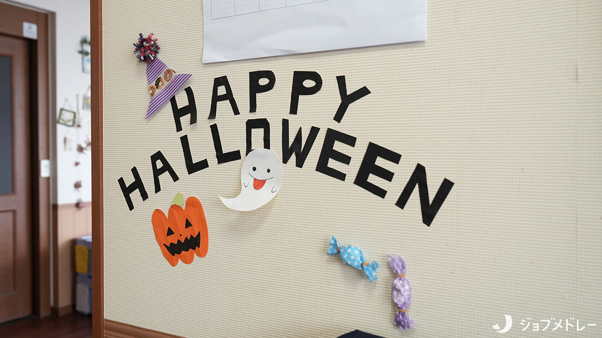 ガーデンコート千葉さつきが丘（介護職/ヘルパーの求人）の写真8枚目：施設内の装飾です