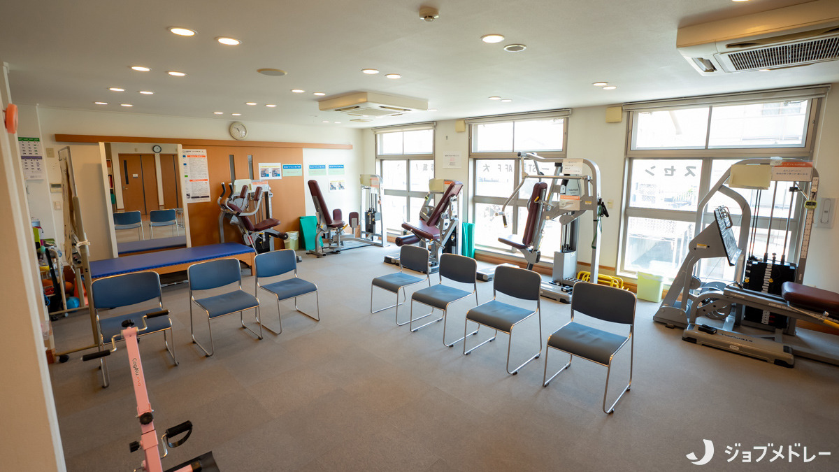 オアシスセンターの写真12枚目：高齢者用のトレーニング機器で体を動かせます