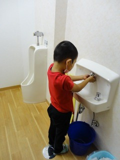 通所支援ベルテール須崎園（保育士の求人）の写真5枚目：トイレトレーニング
