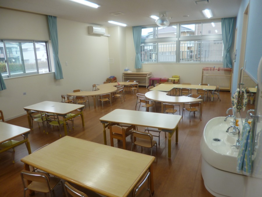 幼保連携型　認定こども園　ゆたかこども園（管理栄養士/栄養士の求人）の写真4枚目：ランチルーム
