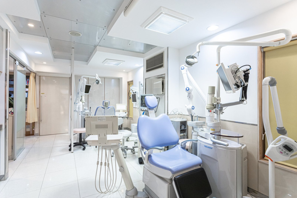 エムアイデンタルクリニック（歯科衛生士の求人）の写真4枚目：白を基調とした明るい院内♪