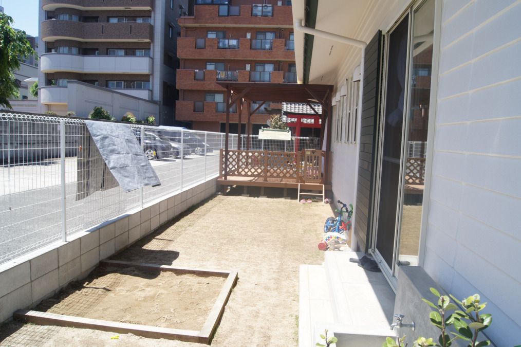 桜北町第三保育園の写真3枚目:小さいけど園庭あるよー('ω')ノ