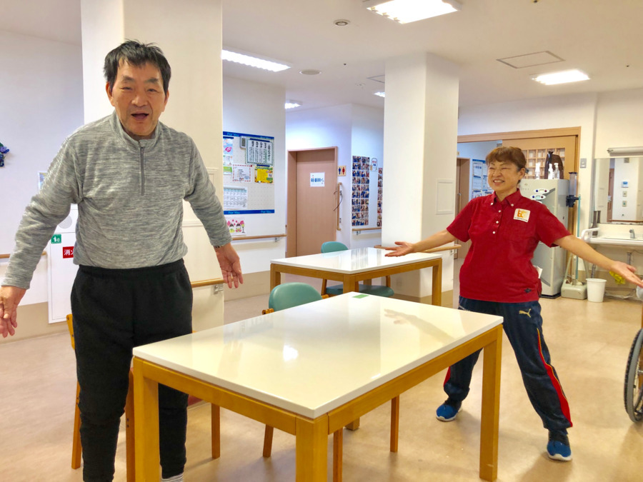 フォーユー堺深阪の写真7枚目：ラジオ体操！　毎日お昼前にみんなで体操しています☆